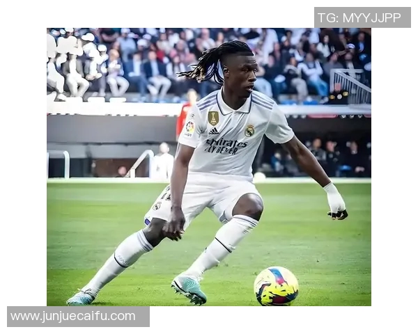 卡马文加:年轻天才如何在足球赛场上崭露头角与未来发展之路